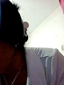 Snapshot of anahi_evans19 chatting on 11.07.25 anahi evans19 online show from 11.07.25