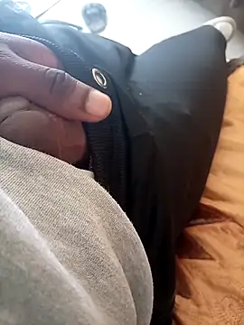 Snapshot of Cumboy2567 chatting on 10.17.25 Cumboy2567 online show from 10.17.25