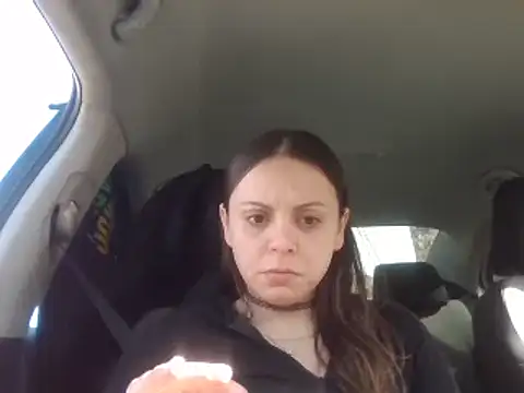 Snapshot of ShysluutGia chatting on 02.07.25 ShysluutGia online show from 02.07.25