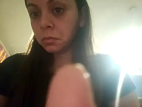 Snapshot of ShysluutGia chatting on 02.10.25 ShysluutGia online show from 02.10.25