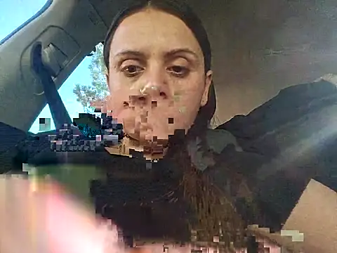 Snapshot of ShysluutGia chatting on 02.23.25 ShysluutGia online show from 02.23.25