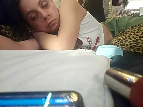 Snapshot of ShysluutGia chatting on 02.26.25 ShysluutGia online show from 02.26.25