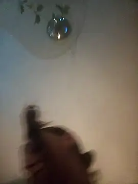 Snapshot of ShysluutGia chatting on 09.22.25 ShysluutGia online show from 09.22.25