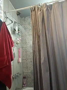 Snapshot of ShysluutGia chatting on 11.30.25 ShysluutGia online show from 11.30.25