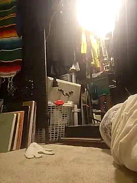 Snapshot of ShysluutGia chatting on 12.01.25 ShysluutGia online show from 12.01.25