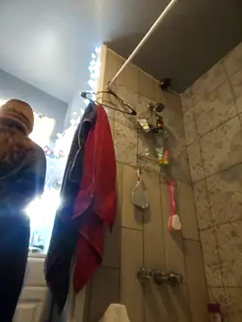 Snapshot of ShysluutGia chatting on 12.02.25 ShysluutGia online show from 12.02.25