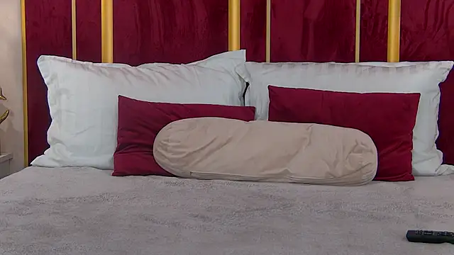 Snapshot of ChloeSins_ chatting on 02.14.25 ChloeSins online show from 02.14.25