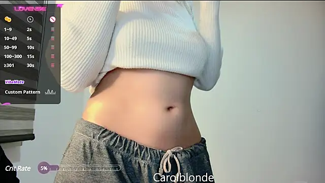 Snapshot of Carolblonde chatting on 02.26.25 Carolblonde online show from 02.26.25