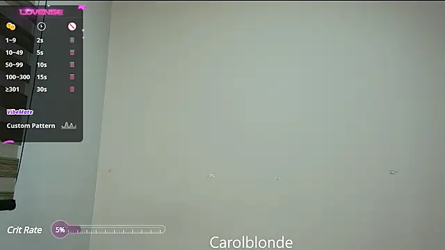 Snapshot of Carolblonde chatting on 03.10.25 Carolblonde online show from 03.10.25