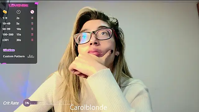 Snapshot of Carolblonde chatting on 03.19.25 Carolblonde online show from 03.19.25