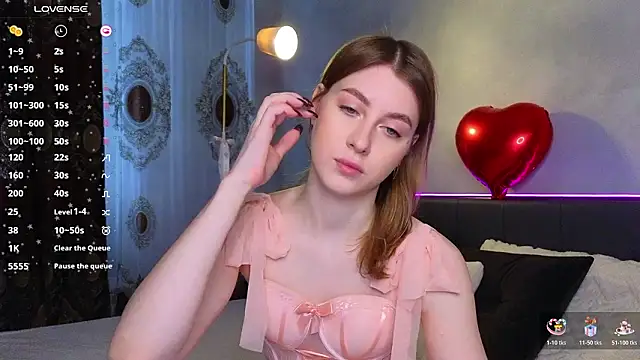 Snapshot of River__Flower chatting on 02.09.26 River Flower online show from 02.09.26