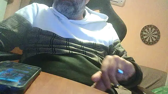 Snapshot of lanata chatting on 02.07.25 lanata online show from 02.07.25