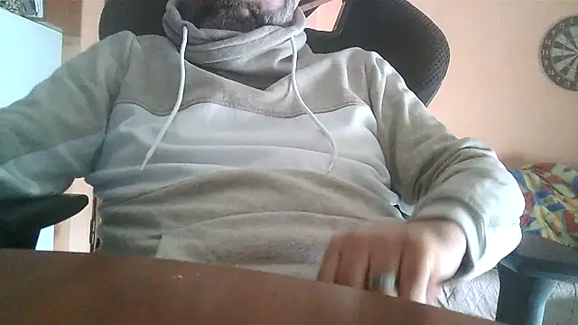 Snapshot of lanata chatting on 02.14.25 lanata online show from 02.14.25