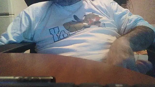 Snapshot of lanata chatting on 11.16.25 lanata online show from 11.16.25