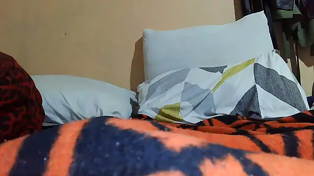 01applebottom online show from 10.22.25