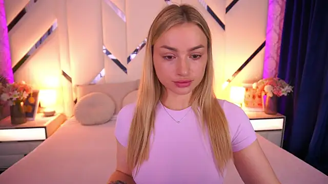 Snapshot of LindsieGreyy chatting on 06.07.26 LindsieGreyy online show from 06.07.26