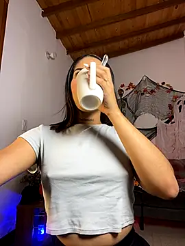 Maryybellax online show from 10.20.25