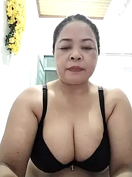 Baby-bigtits2024 online show from 09.19.25