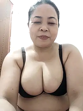 Baby-bigtits2024 online show from 10.21.25