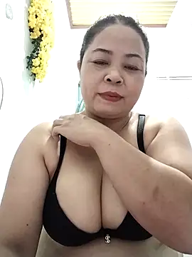 Baby-bigtits2024 online show from 12.17.25