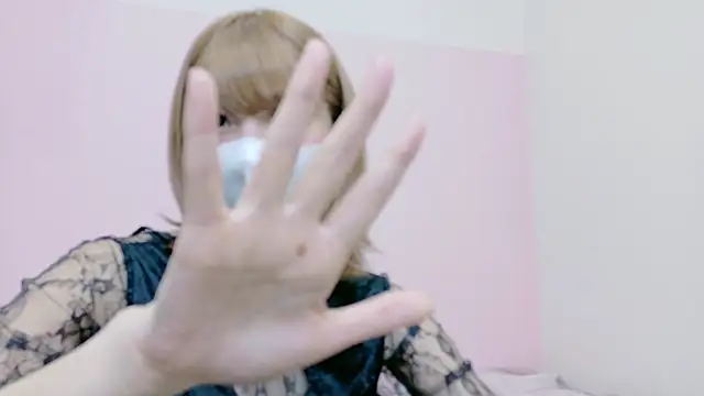 Snapshot of -nyanko- chatting on 03.04.25 -nyanko- online show from 03.04.25