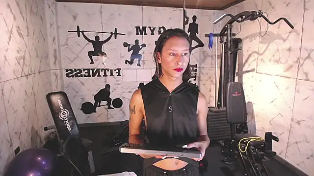 Snapshot of Georgina_Palacios_ chatting on 11.11.25 Georgina Palacios online show from 11.11.25