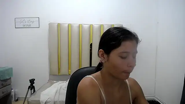 Snapshot of flakita_sexyhot chatting on 10.10.25 flakita sexyhot online show from 10.10.25