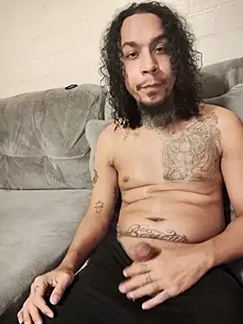 Snapshot of Rican8inches chatting on 02.16.25 Rican8inches online show from 02.16.25