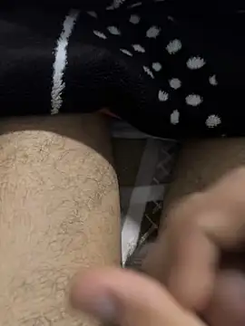 Snapshot of Hamza-Maroki chatting on 02.17.25 Hamza-Maroki online show from 02.17.25