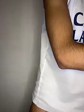 Snapshot of Hamza-Maroki chatting on 11.11.25 Hamza-Maroki online show from 11.11.25