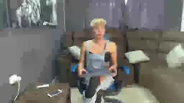 Snapshot of mchissexx chatting on 09.25.25 mchissexx online show from 09.25.25