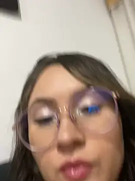 ValentinaOrtiz3 online show from 02.24.25