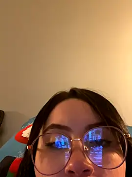 ValentinaOrtiz3 online show from 10.19.25