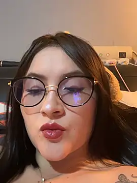ValentinaOrtiz3 online show from 06.05.26