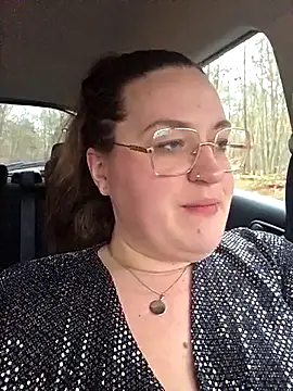 justtess online show from 11.20.25