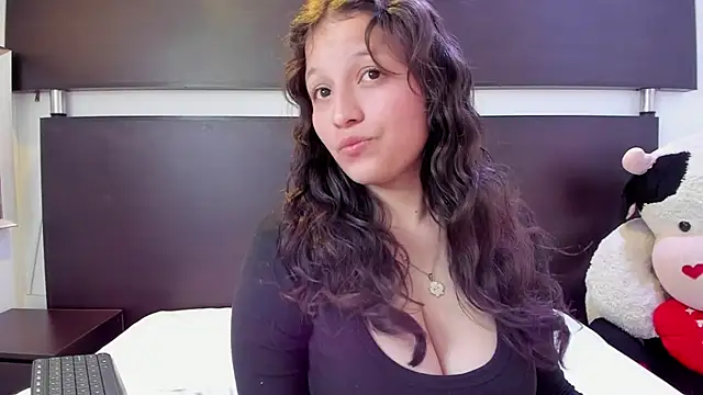 Marii 18 online show from 03.14.25