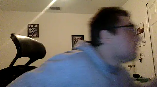 Snapshot of Milflover96 chatting on 02.14.25 Milflover96 online show from 02.14.25