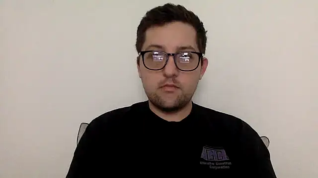 Snapshot of Milflover96 chatting on 02.14.25 Milflover96 online show from 02.14.25