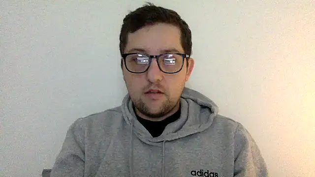 Snapshot of Milflover96 chatting on 02.15.25 Milflover96 online show from 02.15.25