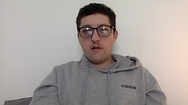 Snapshot of Milflover96 chatting on 02.15.25 Milflover96 online show from 02.15.25