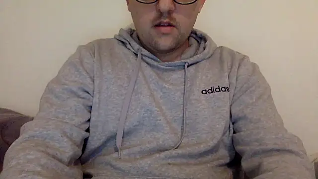 Snapshot of Milflover96 chatting on 02.24.25 Milflover96 online show from 02.24.25