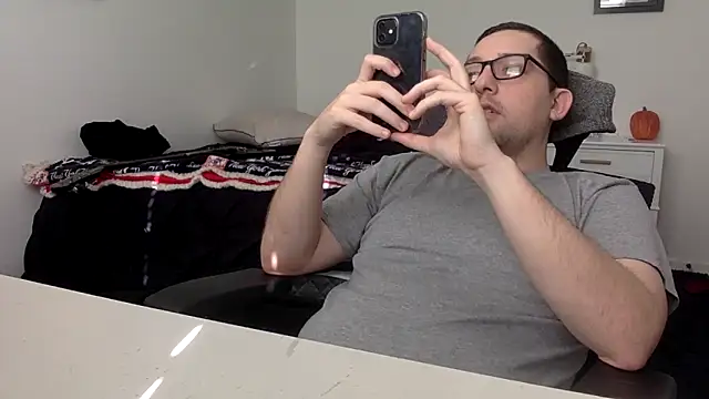 Snapshot of Milflover96 chatting on 03.06.25 Milflover96 online show from 03.06.25