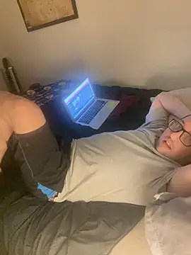 Snapshot of Milflover96 chatting on 03.08.25 Milflover96 online show from 03.08.25