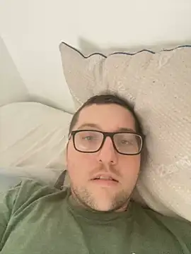 Snapshot of Milflover96 chatting on 03.08.25 Milflover96 online show from 03.08.25