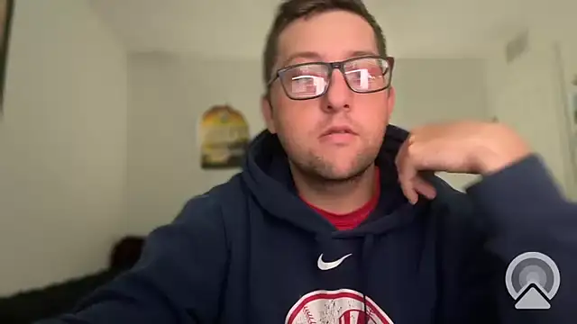 Snapshot of Milflover96 chatting on 09.08.25 Milflover96 online show from 09.08.25