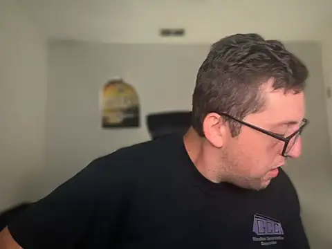 Snapshot of Milflover96 chatting on 09.09.25 Milflover96 online show from 09.09.25