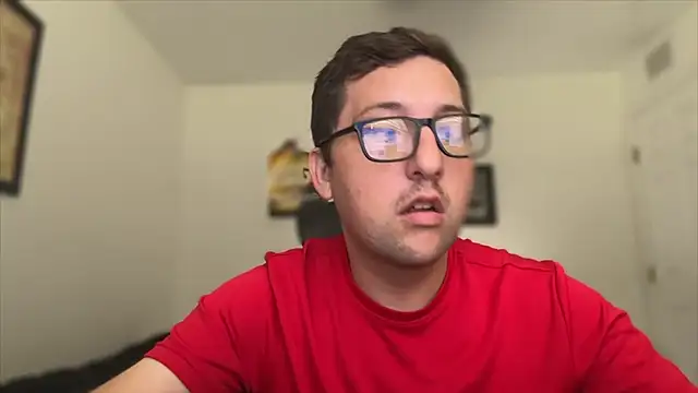 Snapshot of Milflover96 chatting on 10.08.25 Milflover96 online show from 10.08.25