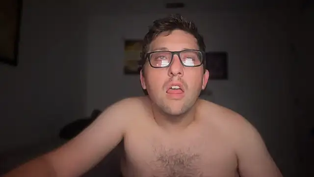 Snapshot of Milflover96 chatting on 10.15.25 Milflover96 online show from 10.15.25