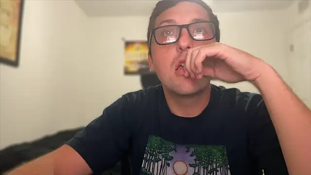 Snapshot of Milflover96 chatting on 10.18.25 Milflover96 online show from 10.18.25