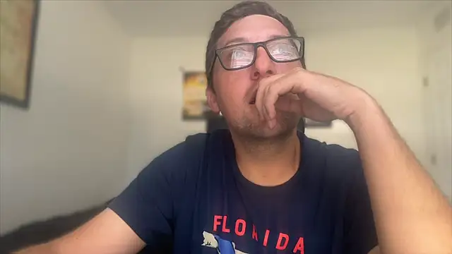 Snapshot of Milflover96 chatting on 10.22.25 Milflover96 online show from 10.22.25